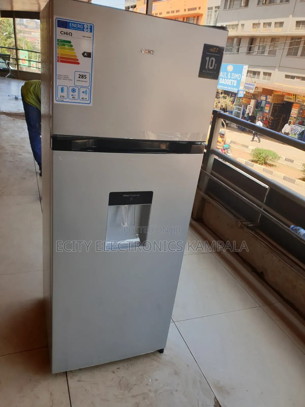 Chiq Fridge 270l With a Water Dispenser