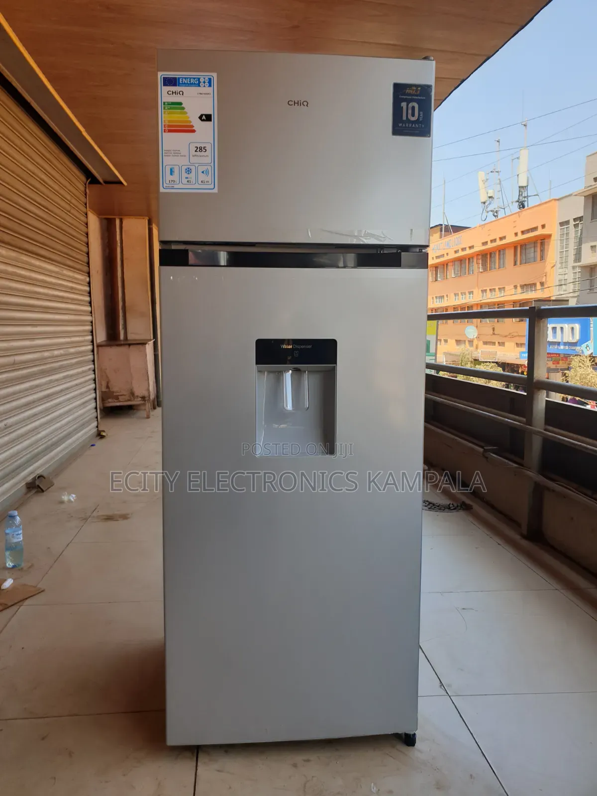 270L" Refrigilator Chiq With a Water Dispenser