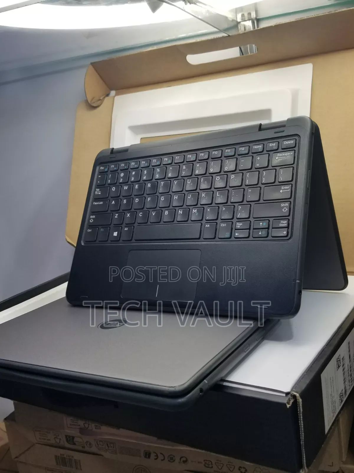 New Laptop Dell Latitude 3190 2-in-1 8GB Intel Celeron SSD 128GB