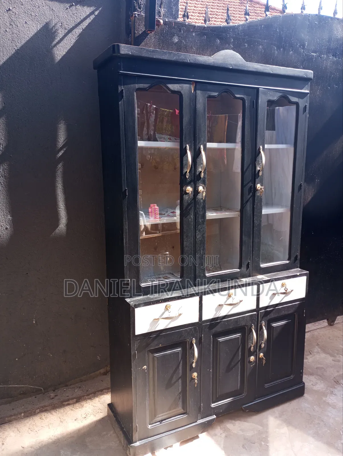 Side Board