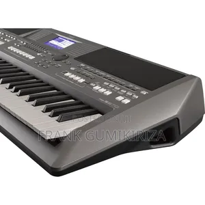Yamaha PSR S670