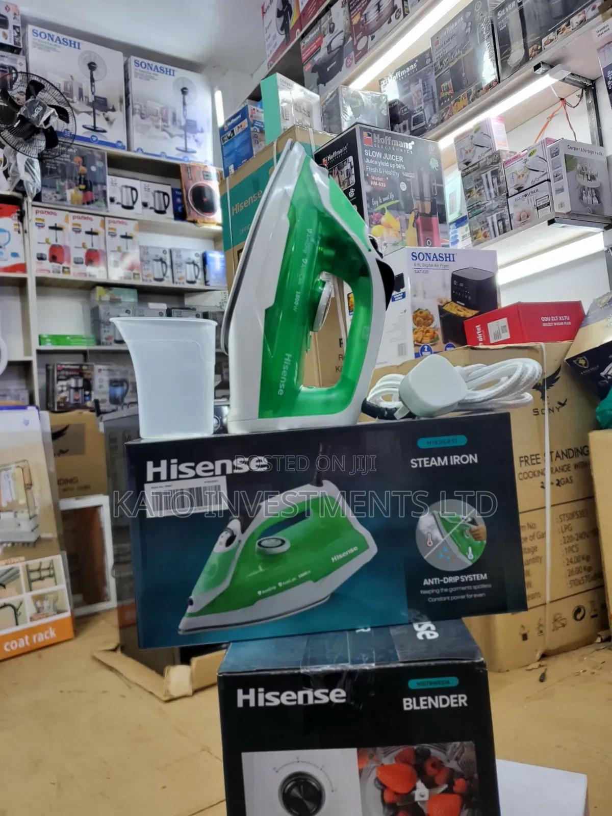 The Hisense 1800W Steam Iron (Model H18SIGRS1)