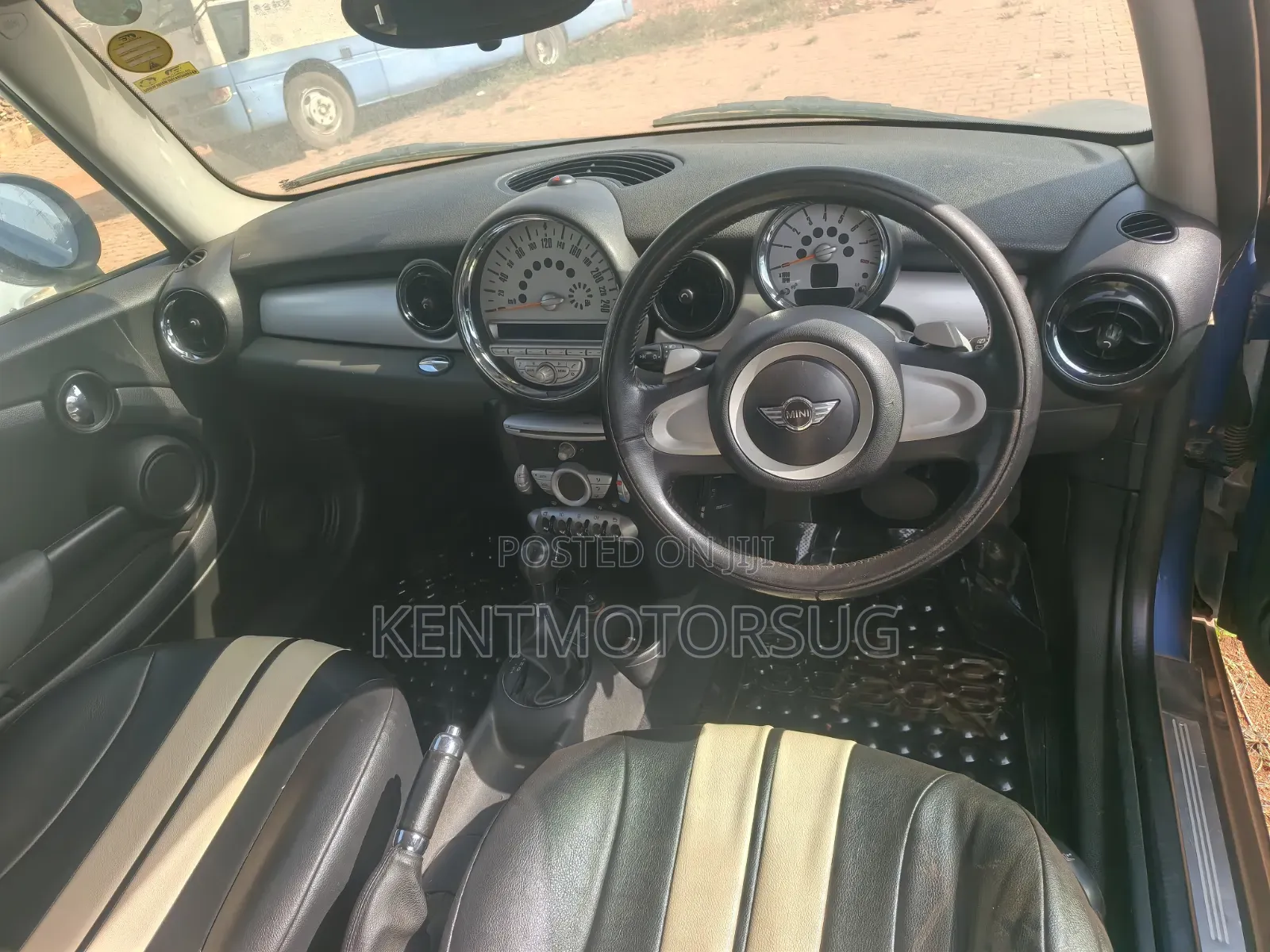 Mini Cooper 2010 Blue