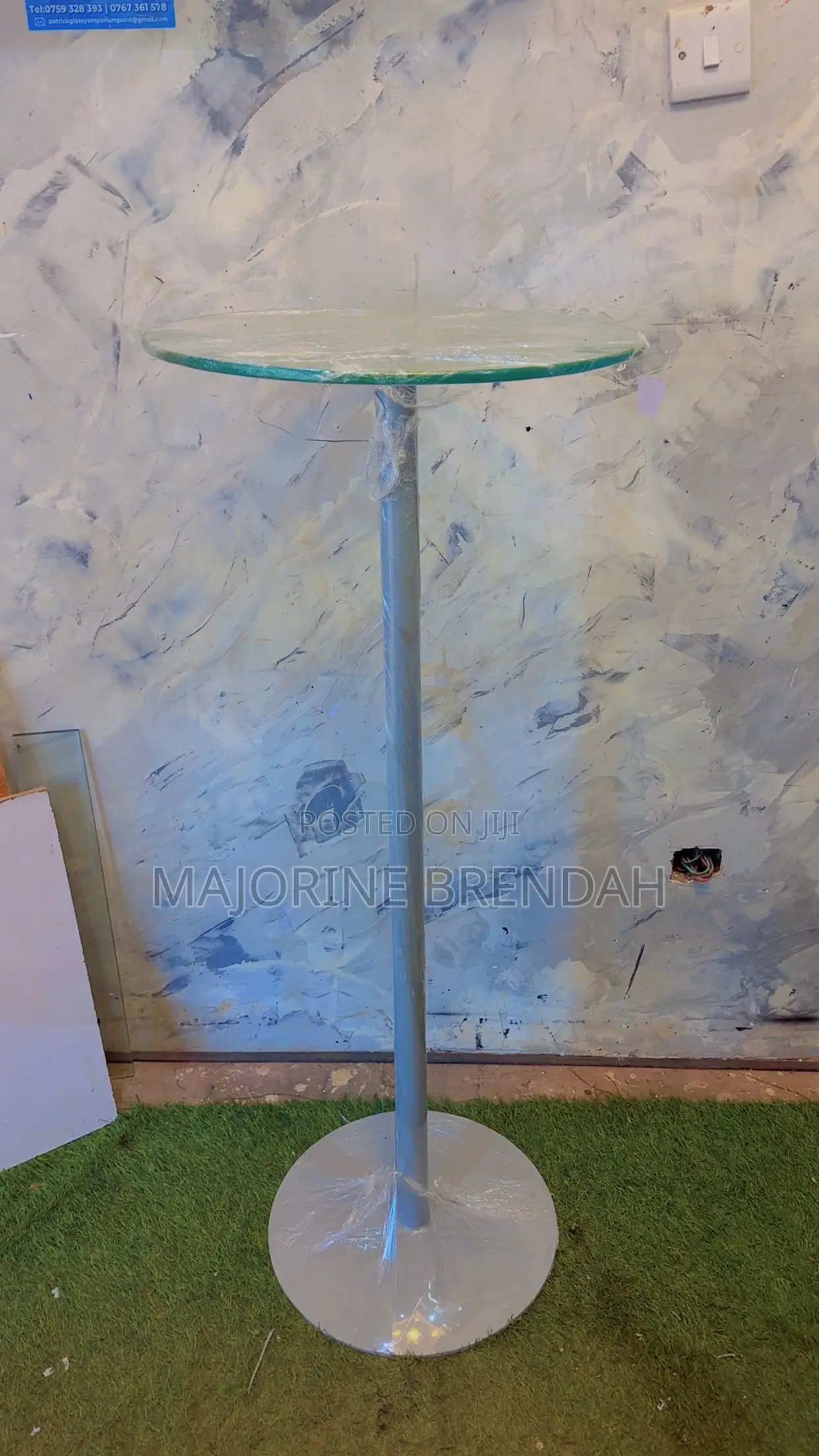 Gray Sliver Metalic Stand