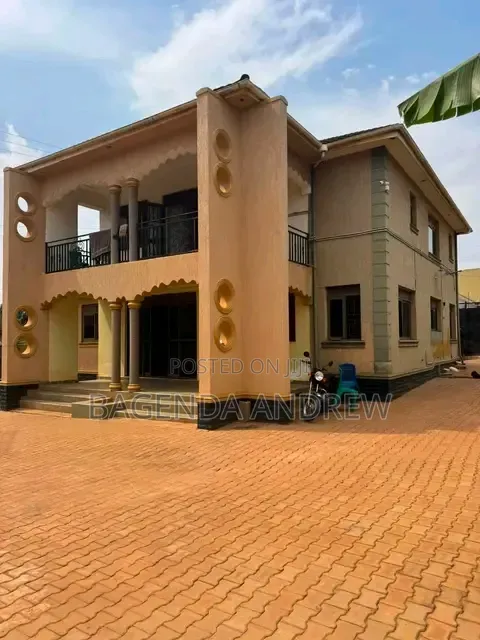 6bdrm Bungalow in Bweya, Ssabagabo-Makindye for sale