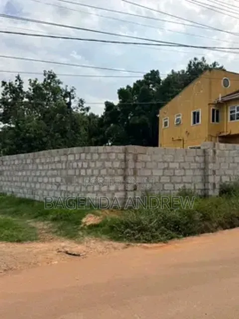 6bdrm Bungalow in Bweya, Ssabagabo-Makindye for sale