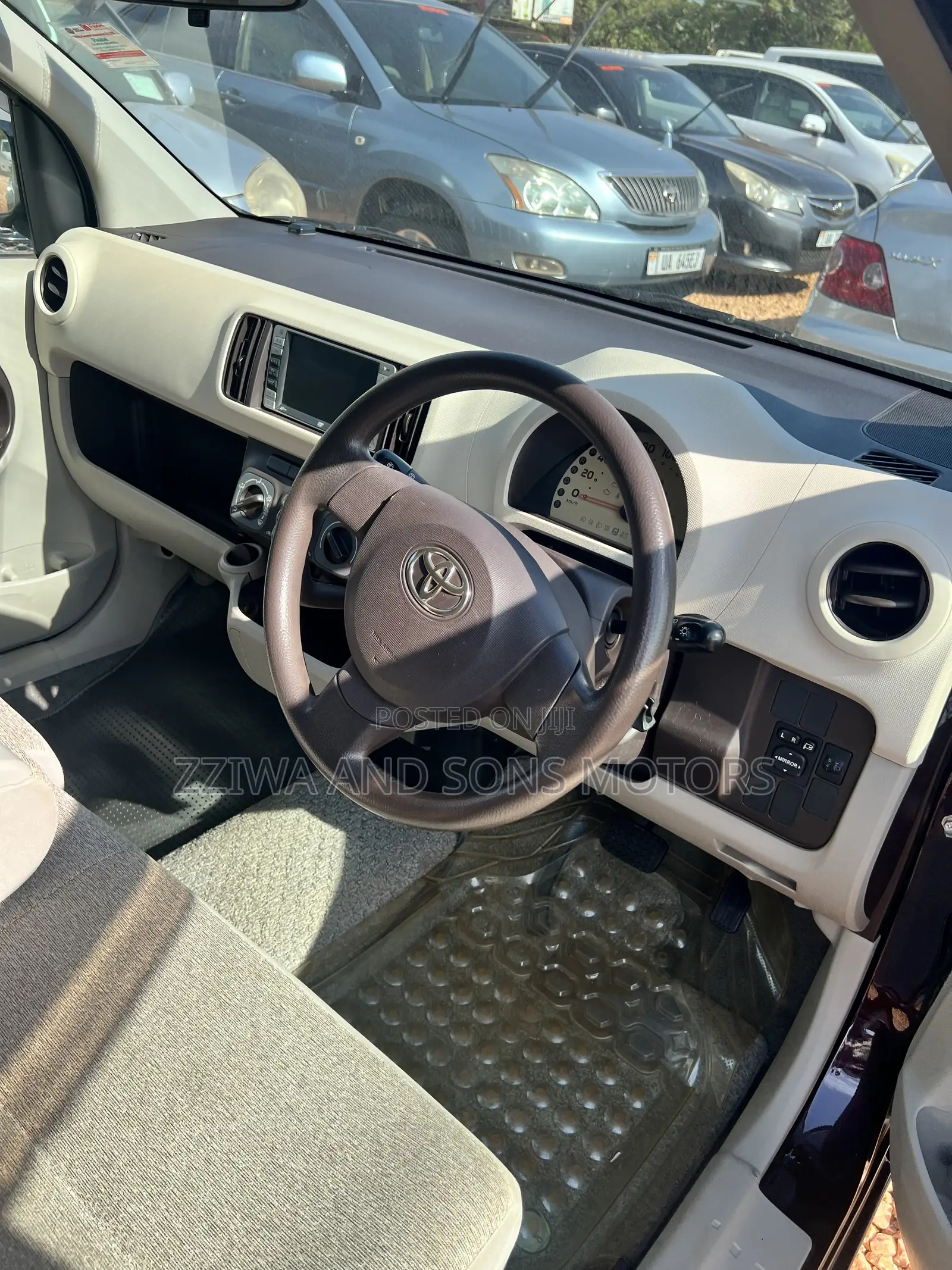 Toyota Passo 1.0 AWD 2015 Maroon