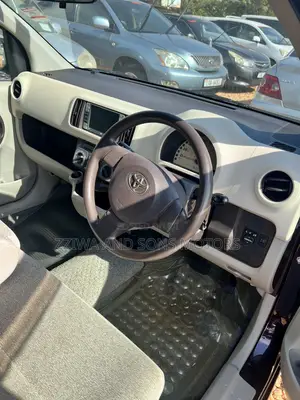 Toyota Passo 1.0 AWD 2015 Maroon