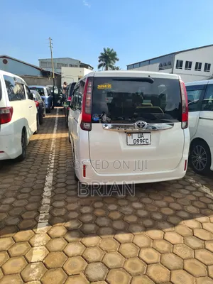 Toyota Noah 2015 White