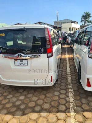 Toyota Noah 2015 White
