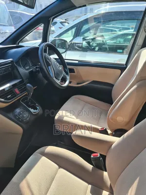 Toyota Noah 2015 White