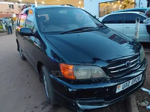 Toyota Ipsum 2000 Black