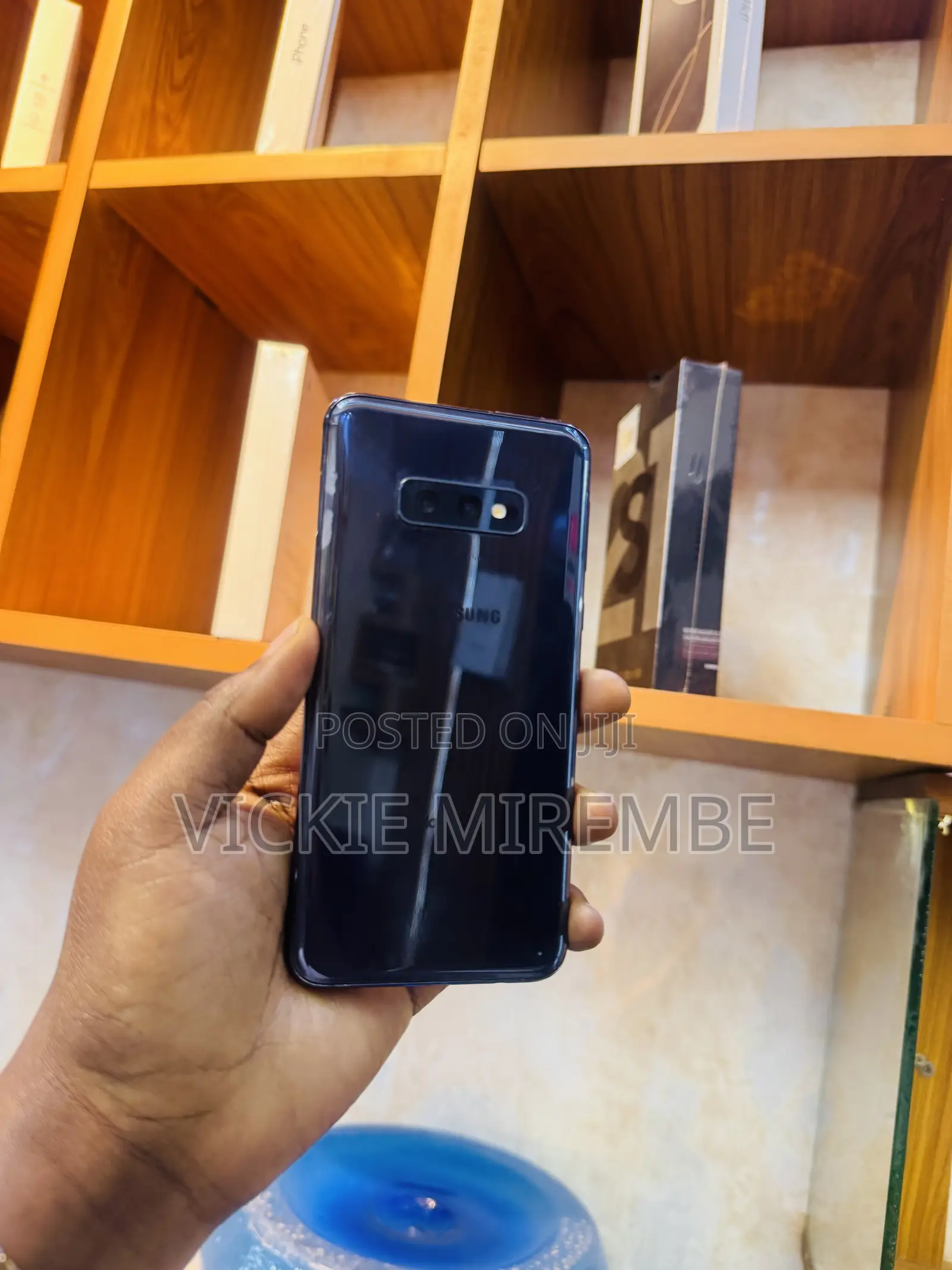 Samsung Galaxy S10e 128 GB Black