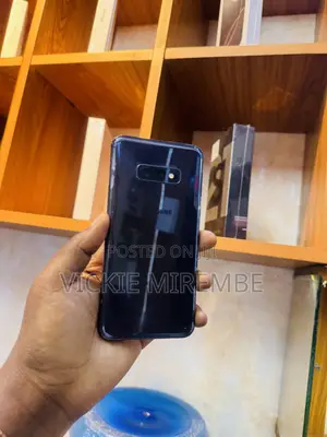 Samsung Galaxy S10e 128 GB Black
