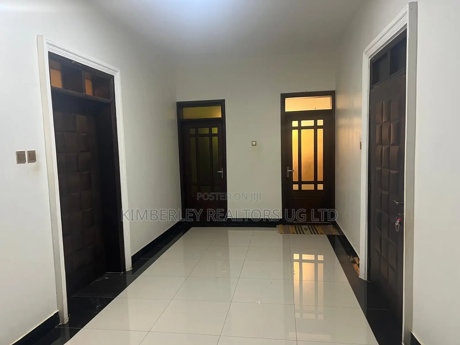 11bdrm House in Division A for sale