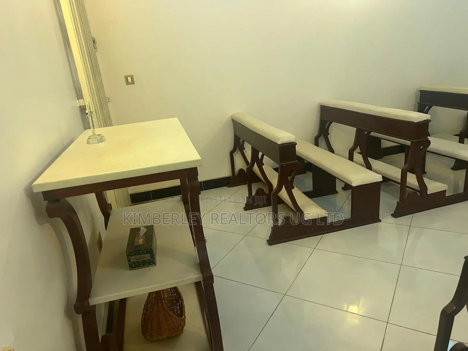 11bdrm House in Division A for sale