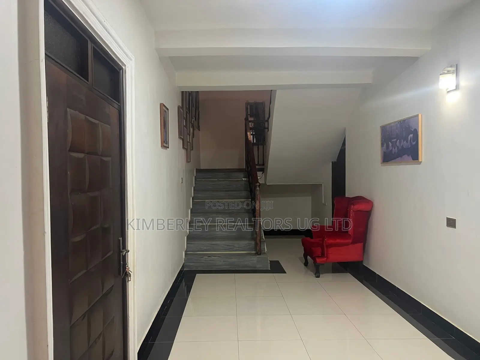 11bdrm House in Division A for sale