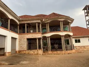11bdrm House in Division A for sale