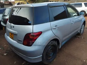 Toyota IST 2005 Silver
