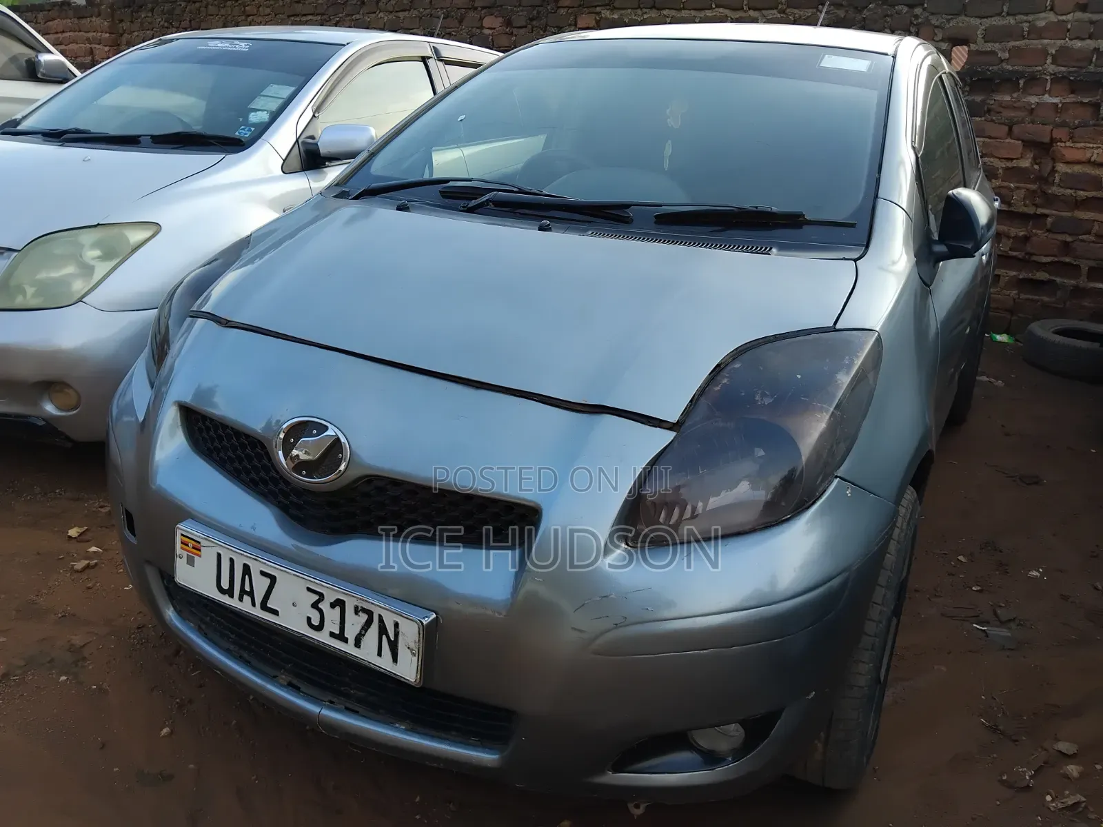 Toyota Vitz 2010 Gray