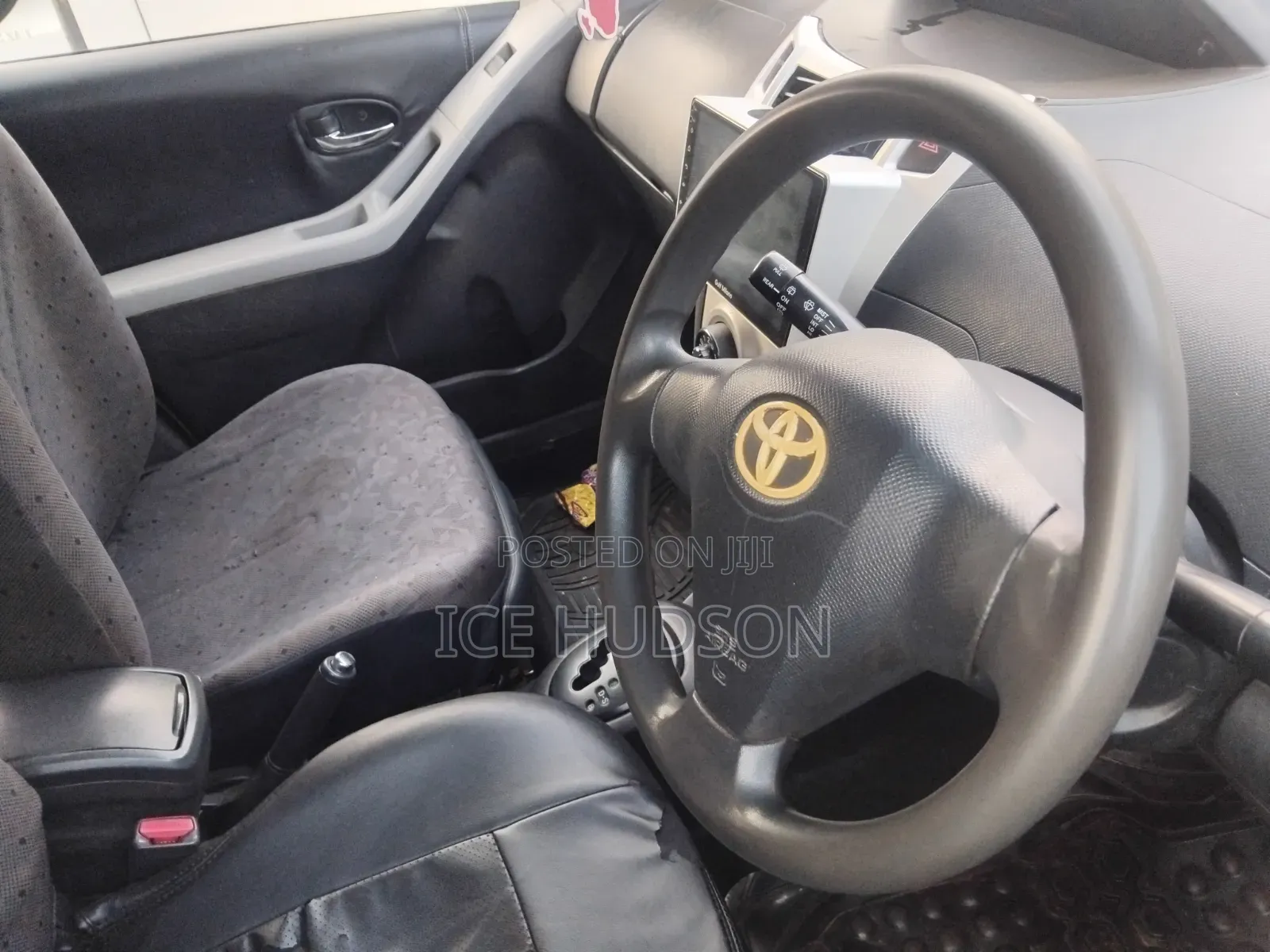 Toyota Vitz 2010 Gray
