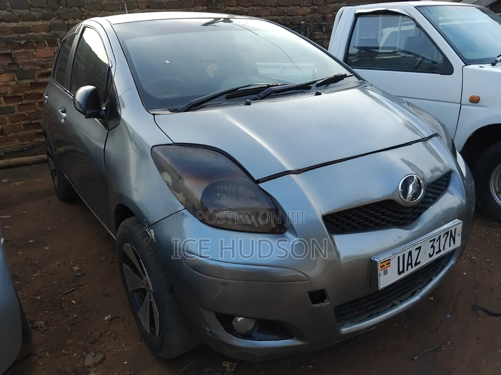 Toyota Vitz 2010 Gray