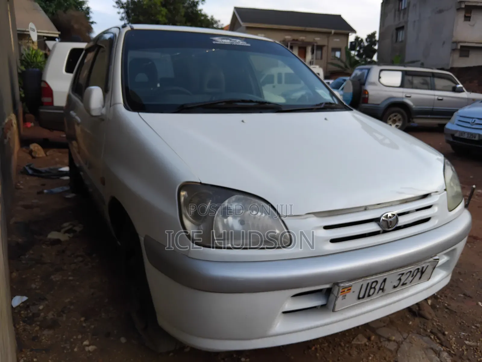 Toyota Raum 2001 White