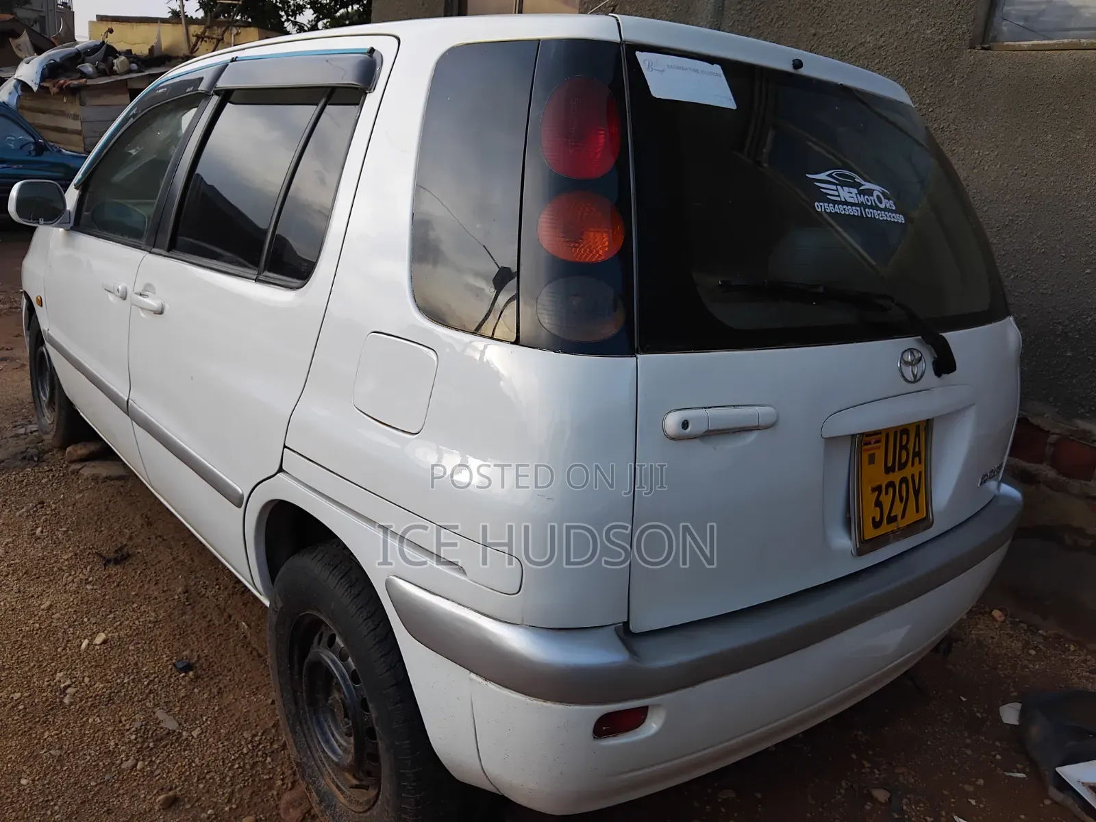 Toyota Raum 2001 White