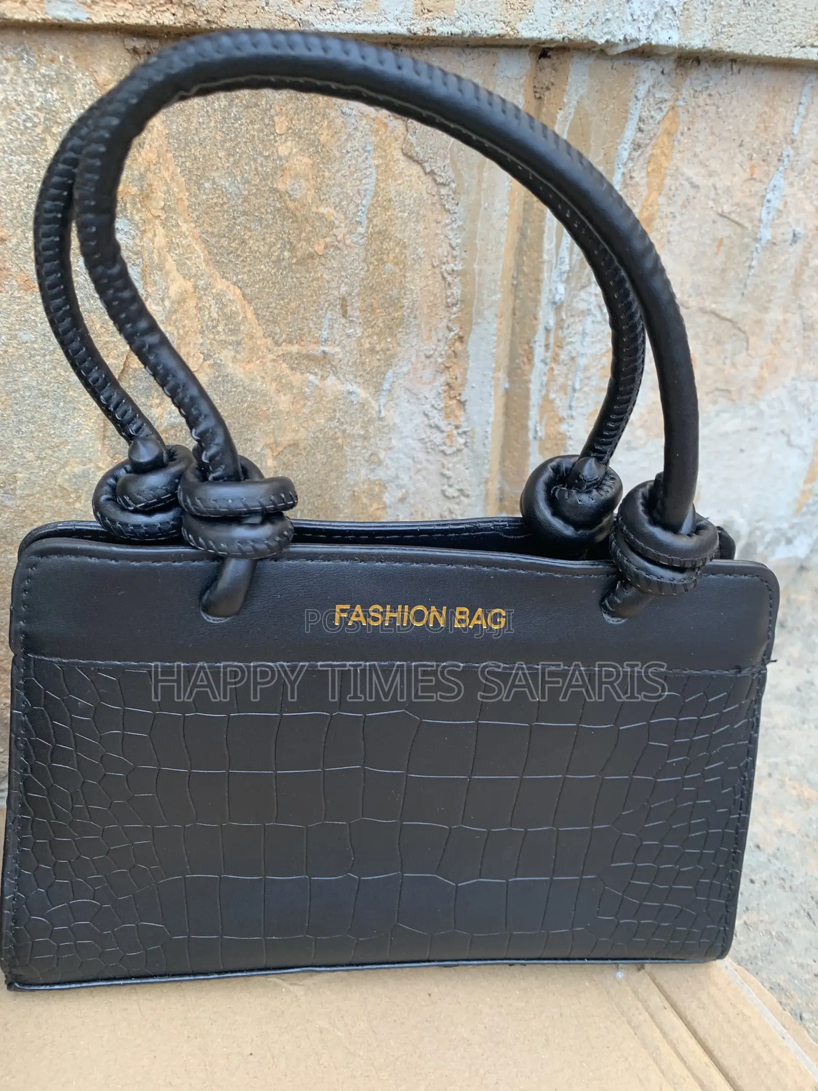 23 Lady Bags for Sell at Wholesale