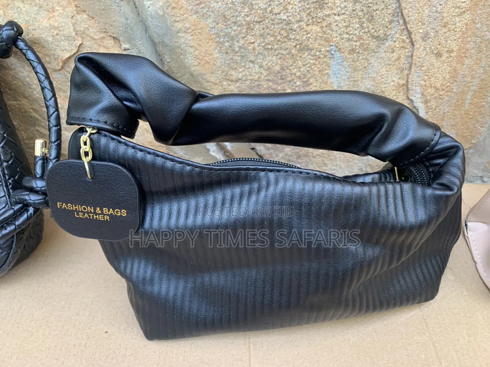 23 Lady Bags for Sell at Wholesale