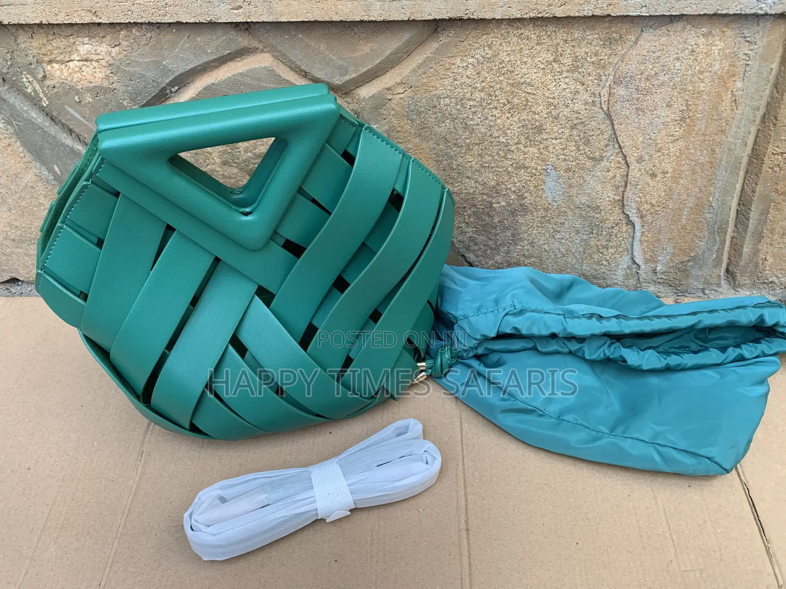 23 Lady Bags for Sell at Wholesale