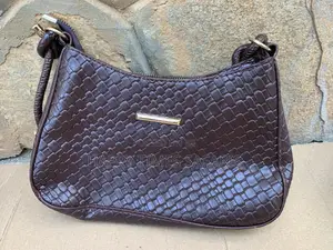 23 Lady Bags for Sell at Wholesale