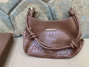 23 Lady Bags for Sell at Wholesale