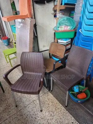 Indoor/Outdoor Plastic Chairs Plastic Chairs