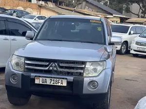 Mitsubishi Pajero 2006 Silver