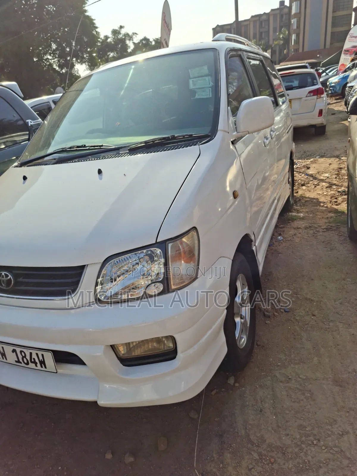 Toyota Noah 2001 White