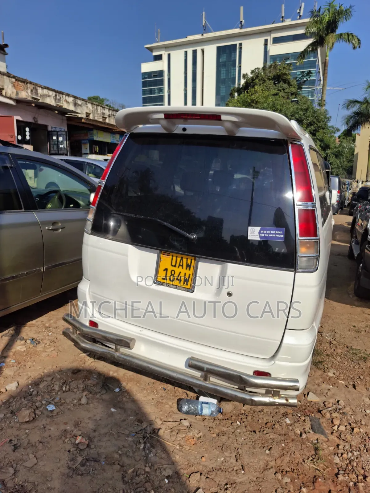 Toyota Noah 2001 White