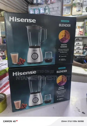 Hisense H15TBWES1A 2-in-1 Blender and Grinder With a 1.5-Liter Jug.