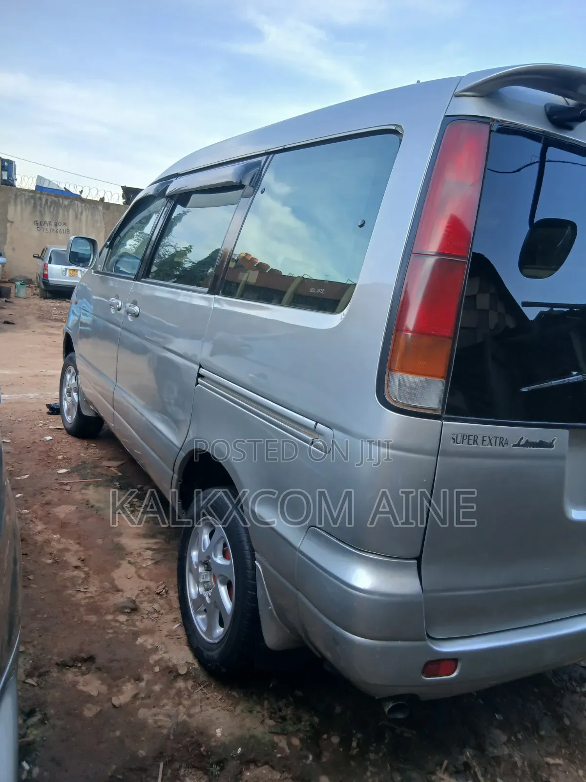 Toyota Noah 2001 Silver