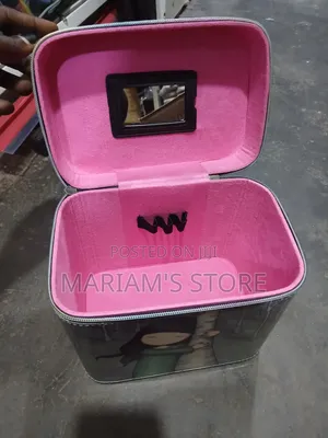 Portable Cosmetic Train Case