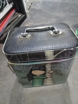 Portable Cosmetic Train Case