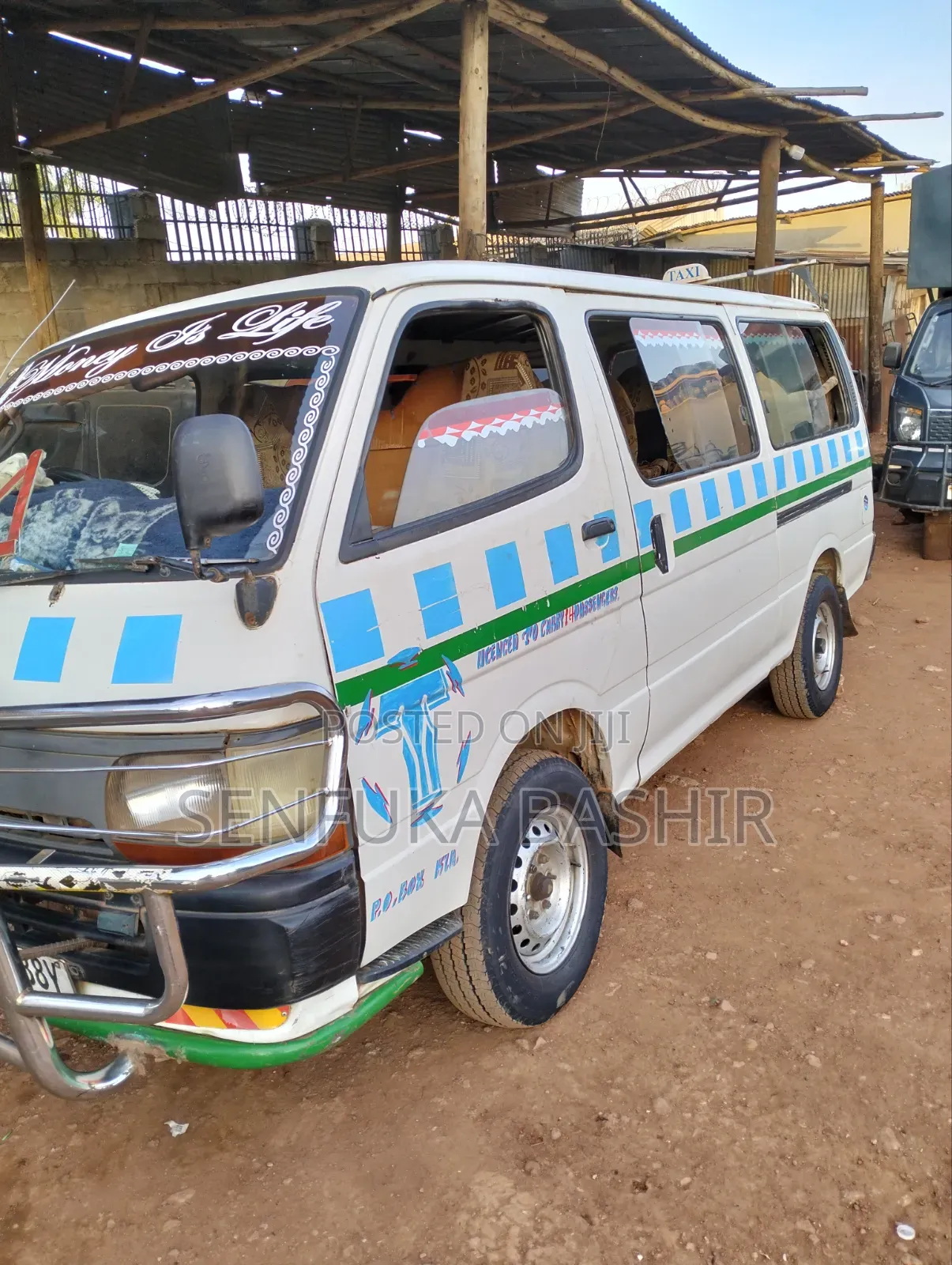 Toyota HiAce 2001 White