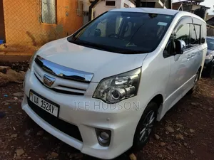 Toyota Noah 2012 Pearl
