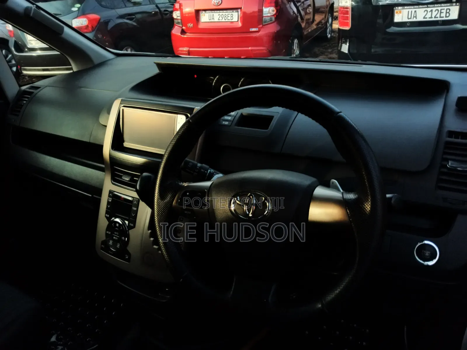 Toyota Noah 2012 Pearl