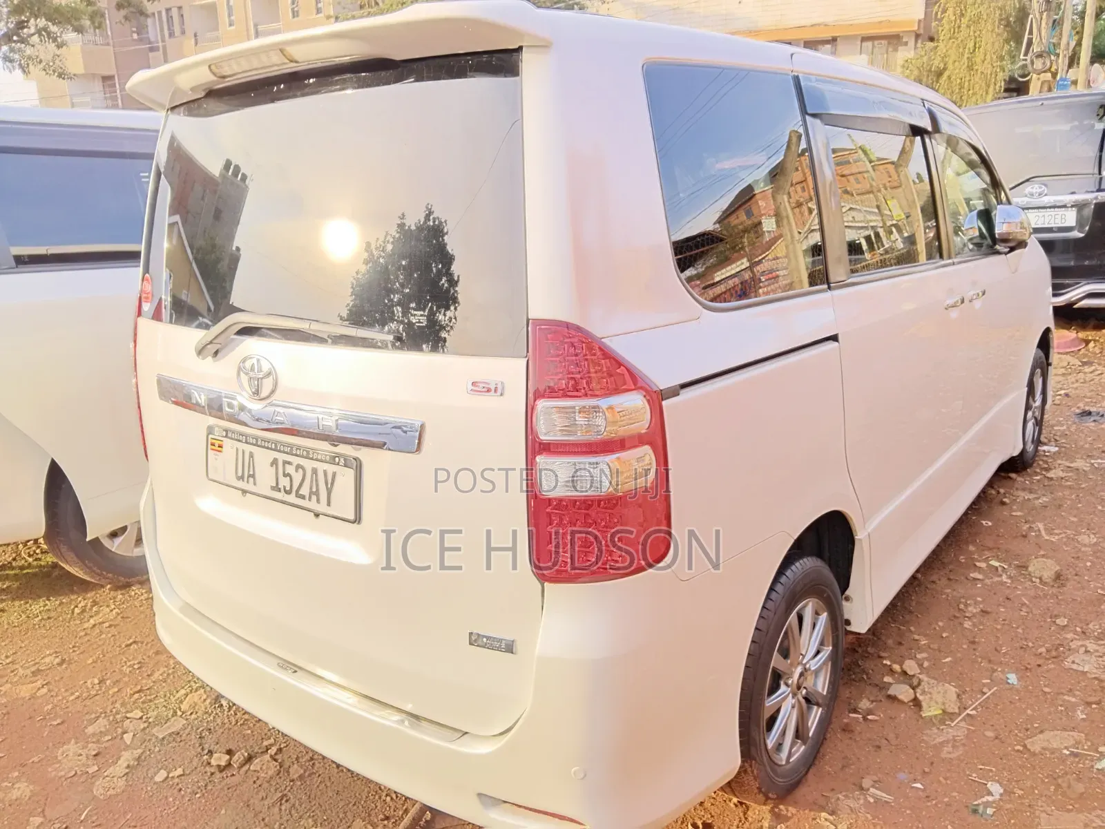 Toyota Noah 2012 Pearl