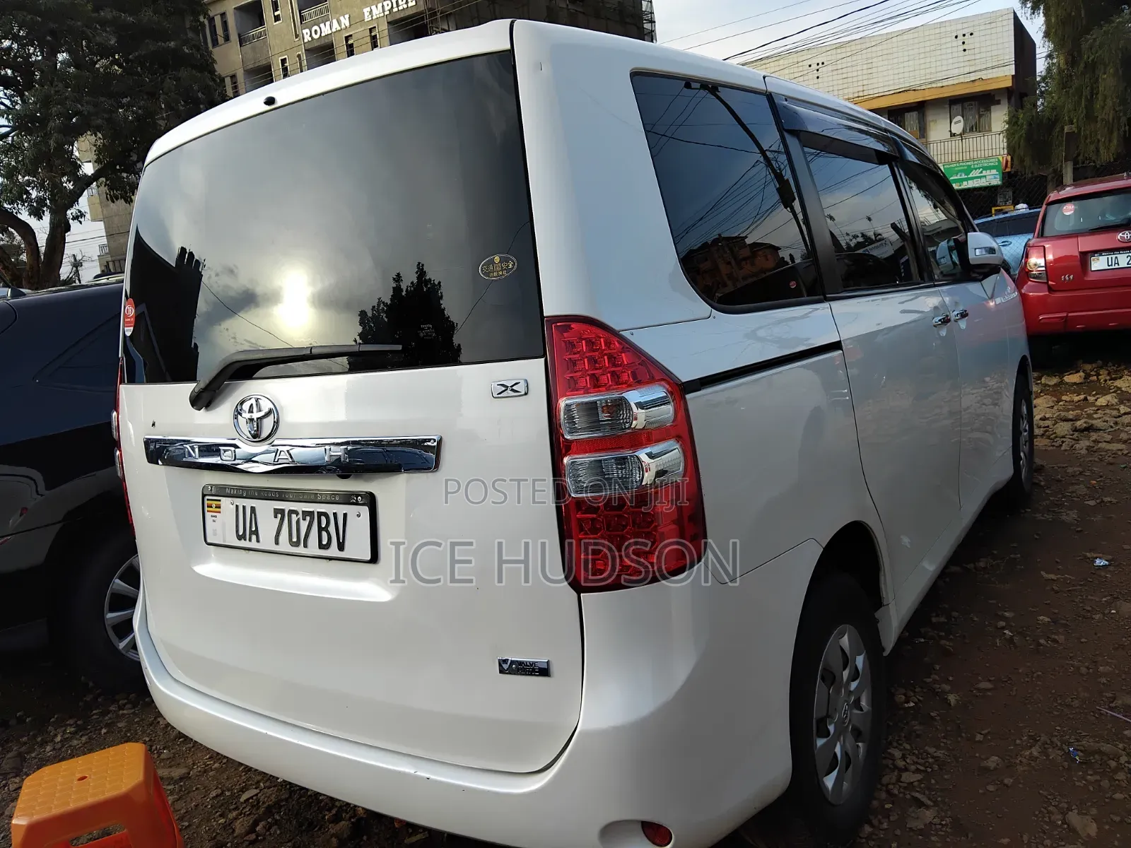 Toyota Noah 2011 Pearl