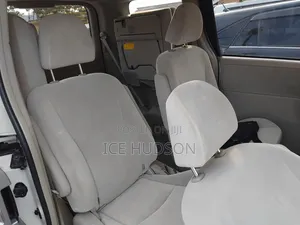 Toyota Noah 2011 Pearl