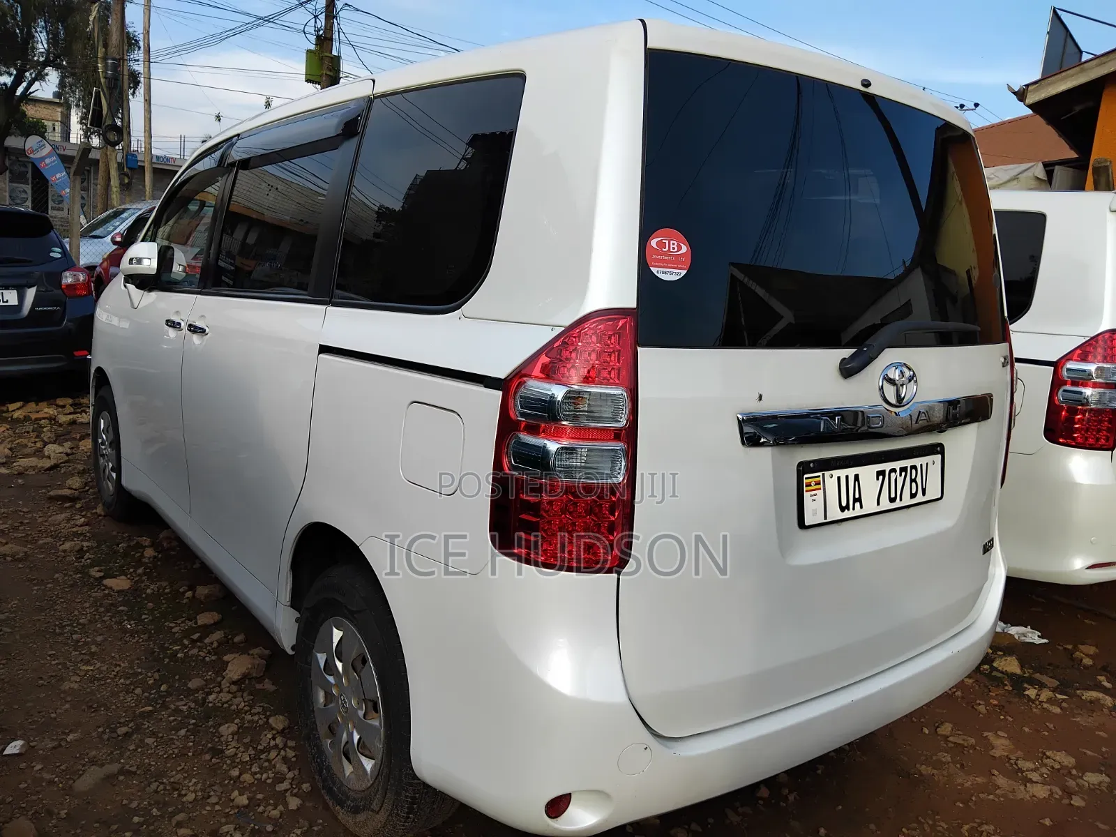 Toyota Noah 2011 Pearl