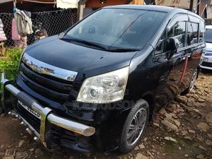 Toyota Noah 2010 Black