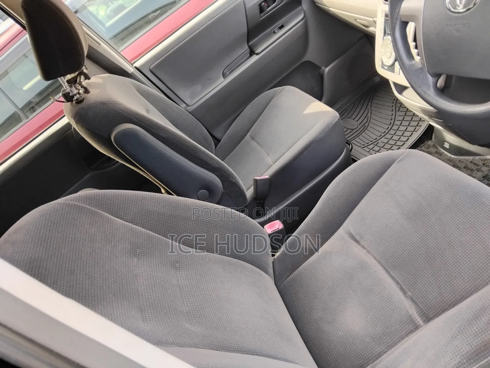 Toyota Noah 2010 Black